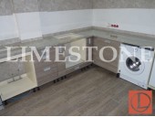 Столешница для кухни из гранита Kashmir White